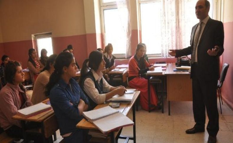 Hakkari'deki Köy Okullarina Öğretmen Atamasi Yapildi