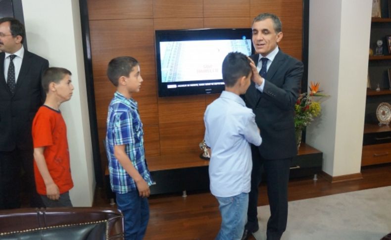 'Hakkari'nin sümbülleri Adana'da boy verdi'