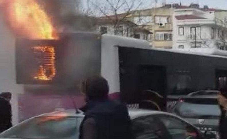 Halk otobüsü alev aldı