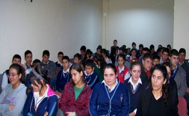 Hassa’da öğrencilere AIDS anlatıldı