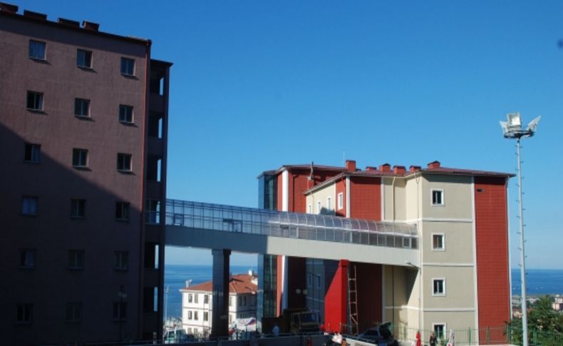 Hastalar için iki hastane arasına tüp geçit yaptılar