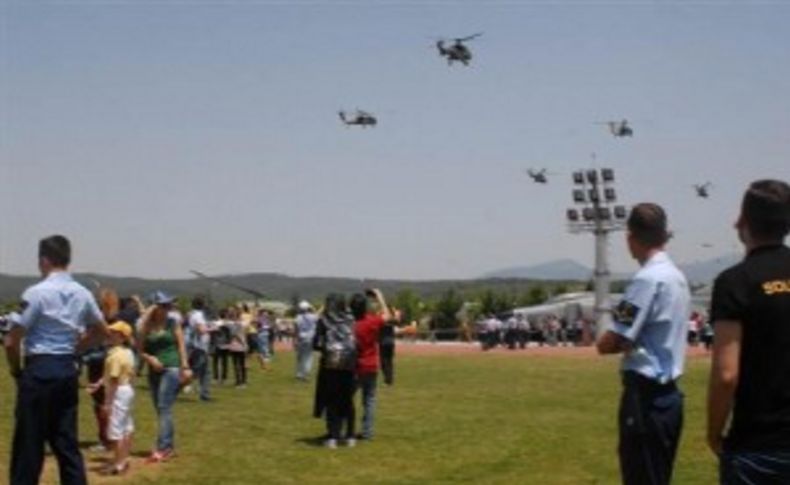 İzmir'de Havacılık Şenliği başladı