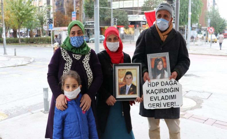 HDP İzmir İl Başkanlığı önündeki 'evlat nöbeti' devam ediyor