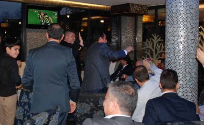 Hollandalı Türkler Fenerbahçe'nin elenmesine üzüldü