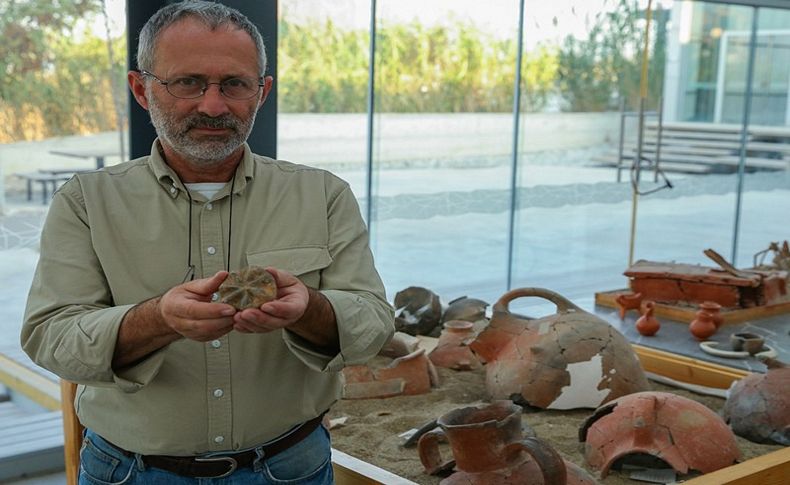 Höyükten 8 bin yıllık güneş mührü çıktı