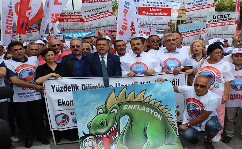 Memurlar iş bıraktı