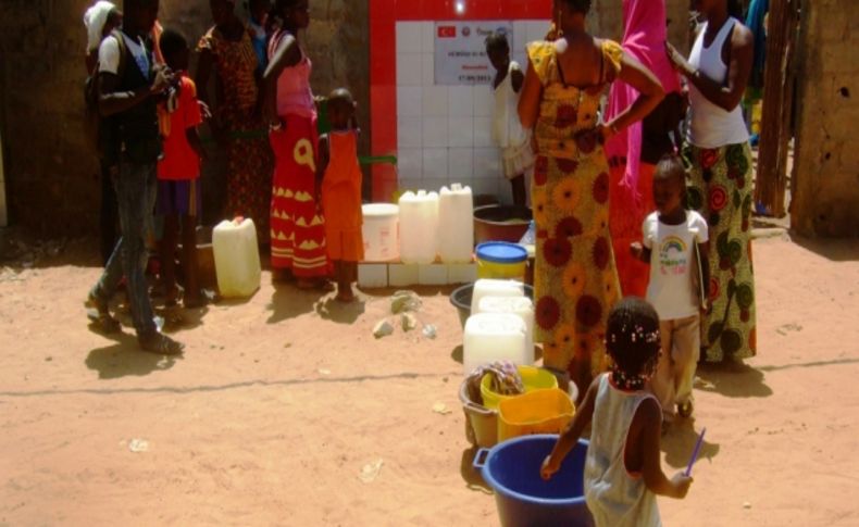 HÜRSİAD Senegal’de su kuyusu açtı