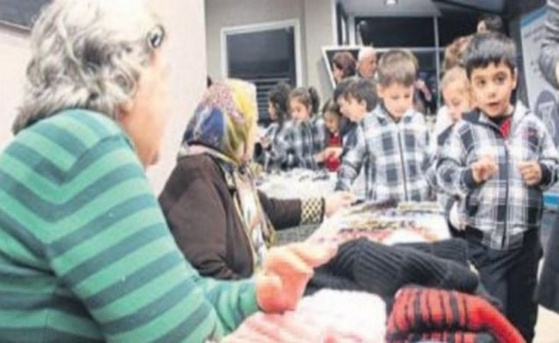 Huzurevi sakinleri okulda sergi açtı