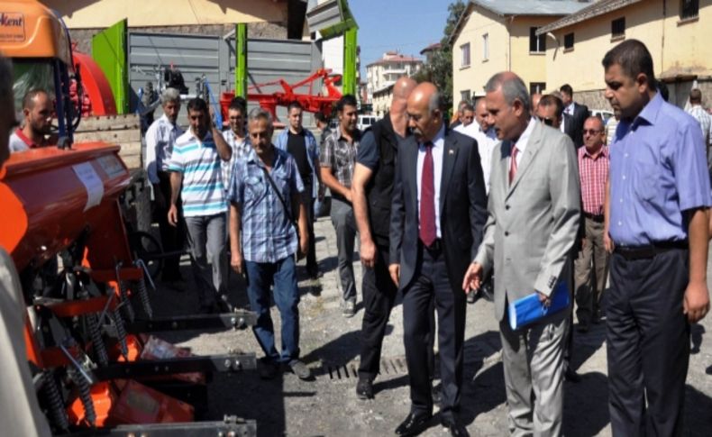 Iğdır'da çiftçilere makine ve ekipman desteği sağlandı