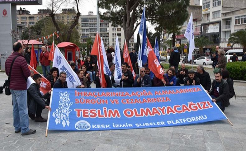 İhraçları protesto için oturma eylemi