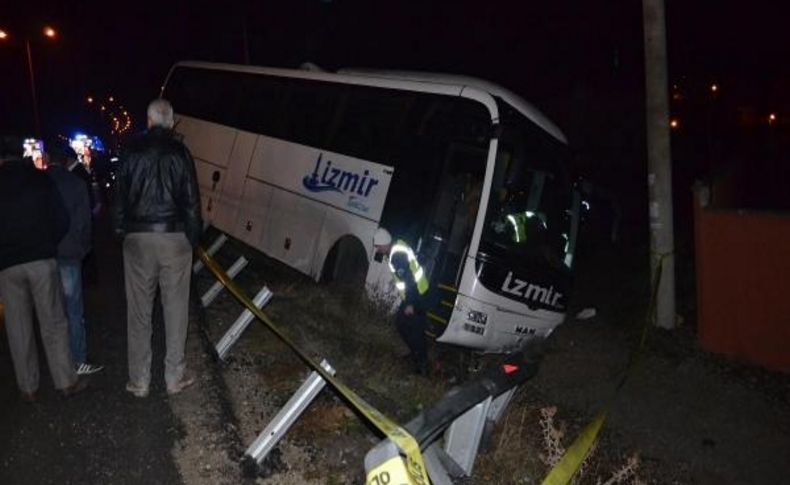Iki Yolcu Otobüsü Kula'da Çarpişti: 1 Ölü, 31 Yarali