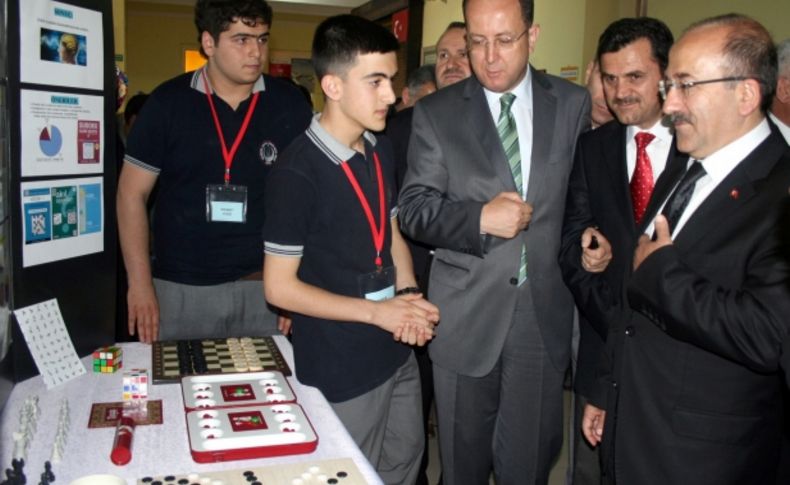 İmam hatipliler, projelerini Bilim Fuarı’nda sergiledi
