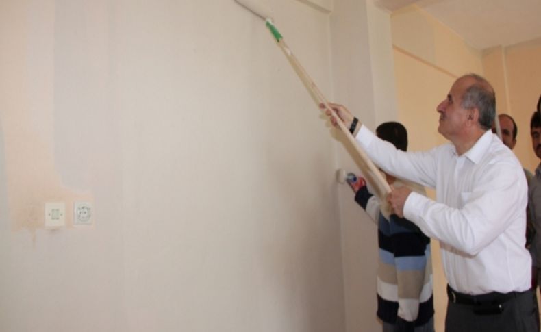 İmamlardan oluşan ekip yaz Kur'an kurslarını boyadı