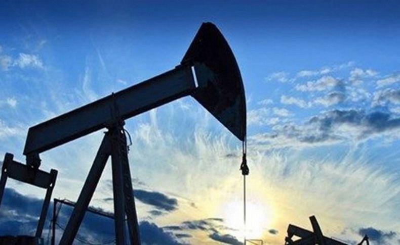 İran, yeni bir petrol sahası bulduğunu duyurdu