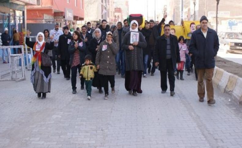Iranli Kadin Pkk'liyi Kadinlar Defnetti (2)