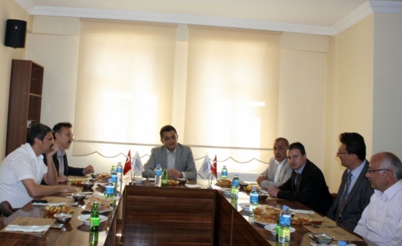 İSKİAD bilgilendirme toplantısına Belediye Başkanı Sezer de katıldı