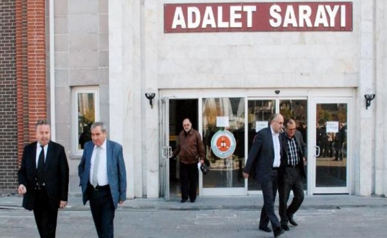 Isparta Belediyesi'ndeki Yolsuzluk Davasinin Duruşmasi 2 Dakika Sürdü