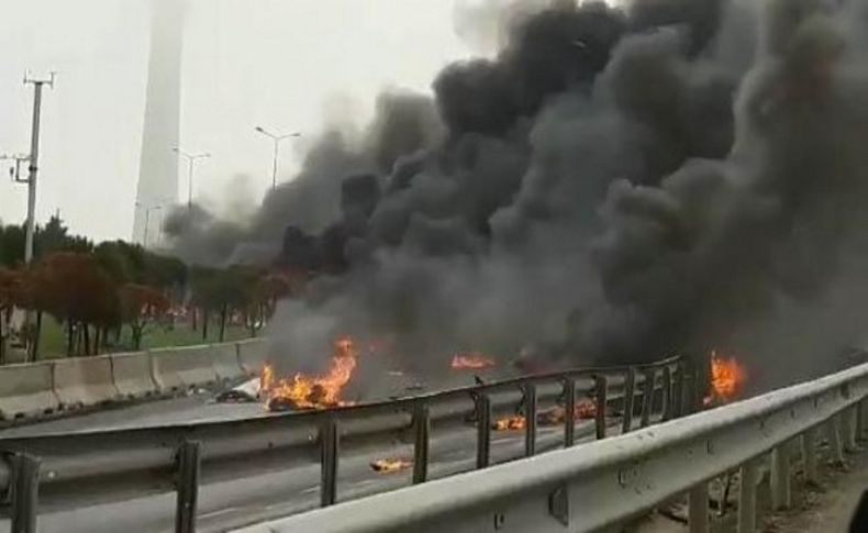 İstanbul'da helikopter düştü