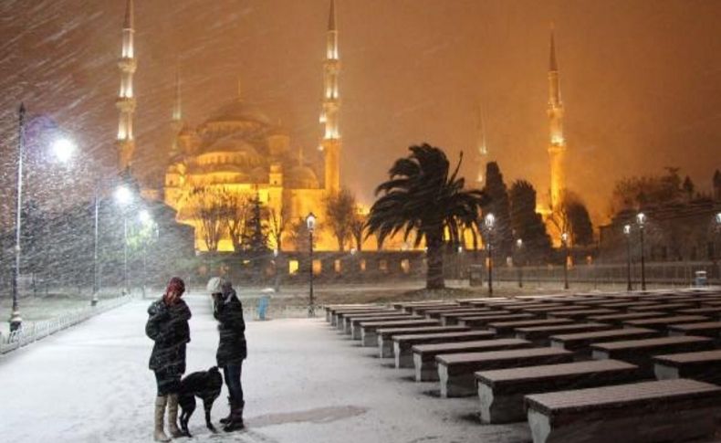 Istanbul'dan Kartpostallik Kar Manzaralari