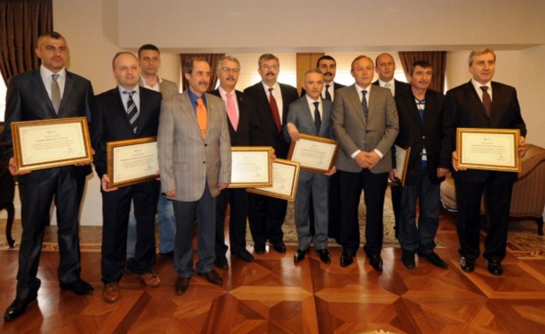 İstihdama katkıda bulunanlara teşekkür plaketi