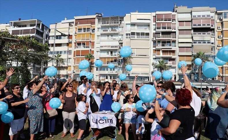 İstismara karşı balon uçurdular