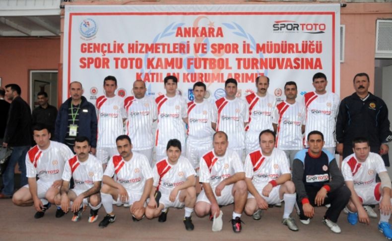 İtfaiye futbol takımı üst tura çıktı