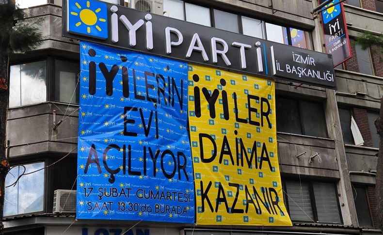 İYİ Parti’den ilginç pankart