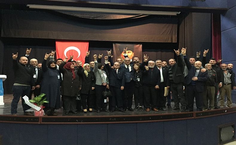 İYİ Parti Tire'de başkanlığa Şenyurt seçildi