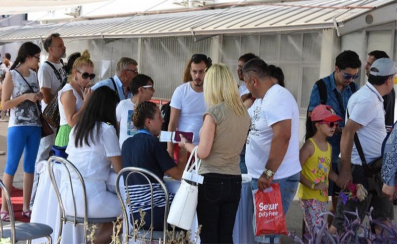 İzin yasağı kalktı memurlar, Yunan Adaları'na gitti