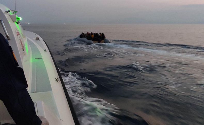 İzmir açıklarında 210 kaçak göçmen yakalandı