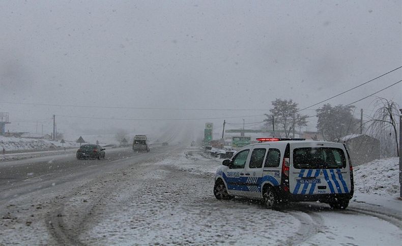 İzmir- Ankara karayolu Kula'da ulaşıma kapandı