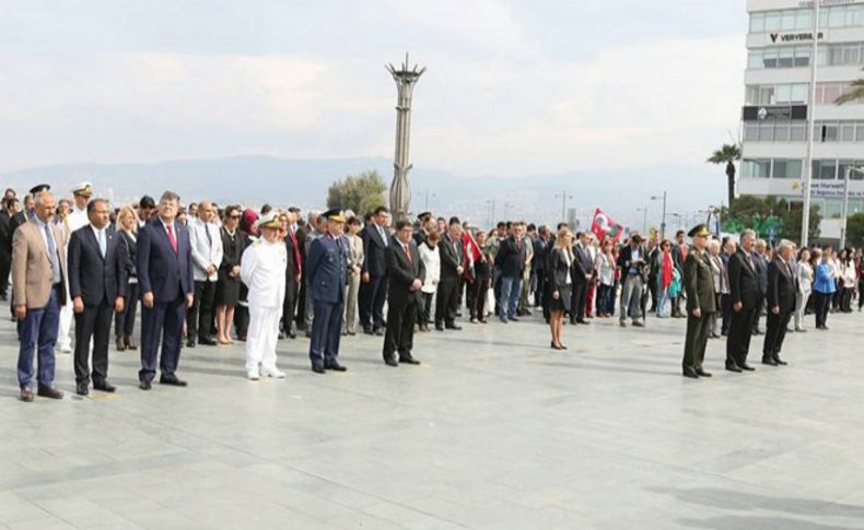 İzmir bayramını kutladı