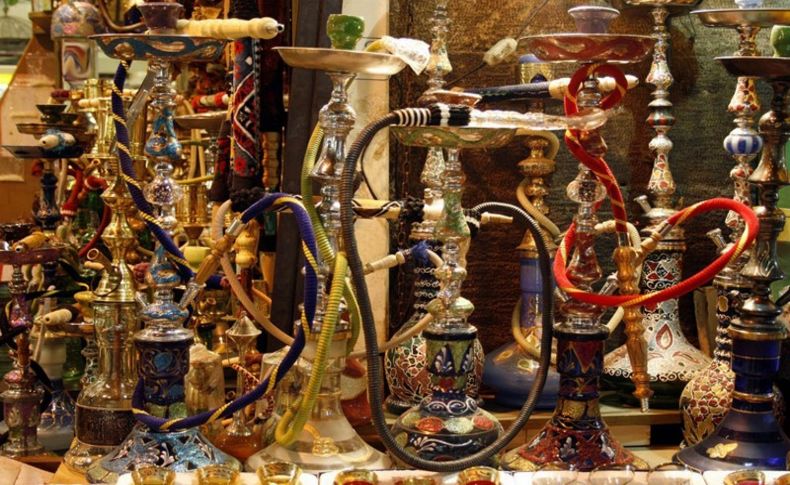 İzmir'de 3,5 ton kaçak nargile tütünü ele geçirildi