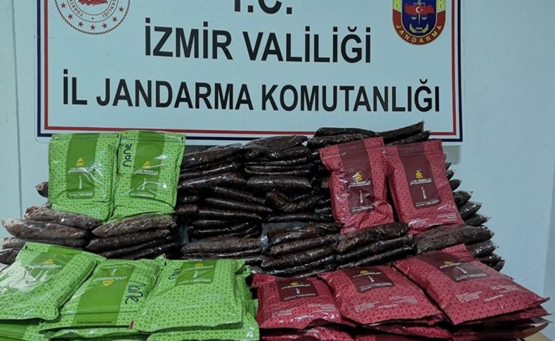 İzmir'de 350 kilogram kaçak nargile tütünü ele geçirildi