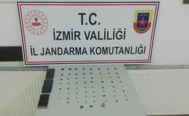 İzmir'de 65 tarihi eser ele geçirildi