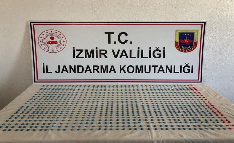 İzmir'de 924 ecstasy hap ele geçirildi