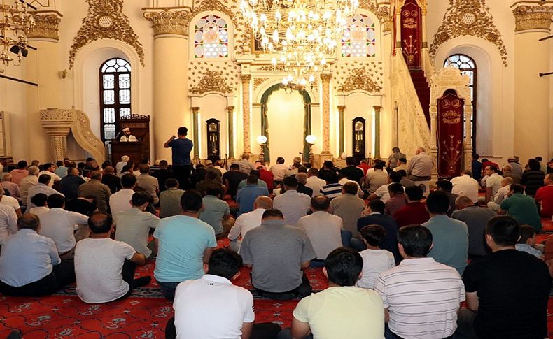 İzmir'de bayram namazı
