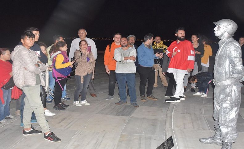 İzmir'de Cumhuriyet için 24 saatlik nöbet!