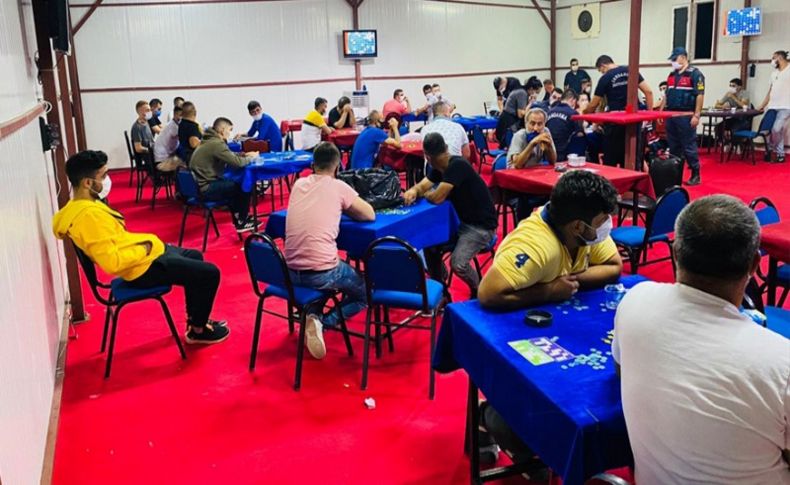 İzmir'de depoya kumar baskını