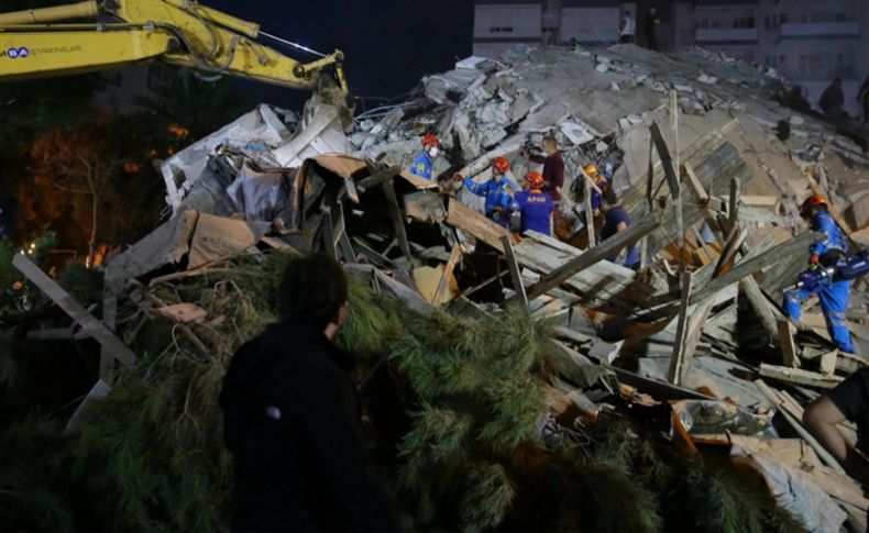 İzmir'de depremden etkilenen esnafa yardım ödemeleri başladı