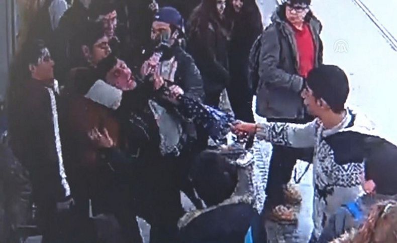 İzmir'de engelli genci tramvay istasyonunda darp ettiler