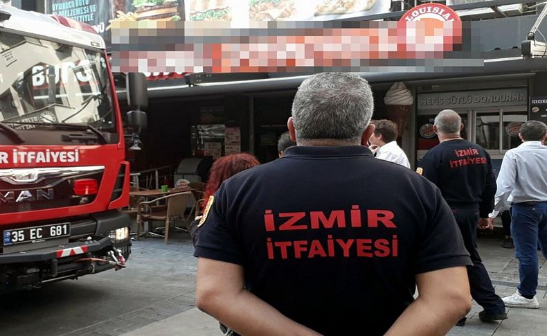 İzmir'de fast food restoranında yangın