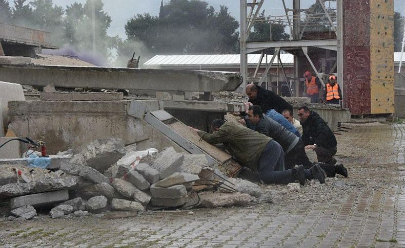 İzmir'de geniş katılımlı 3 günlük afet tatbikatı