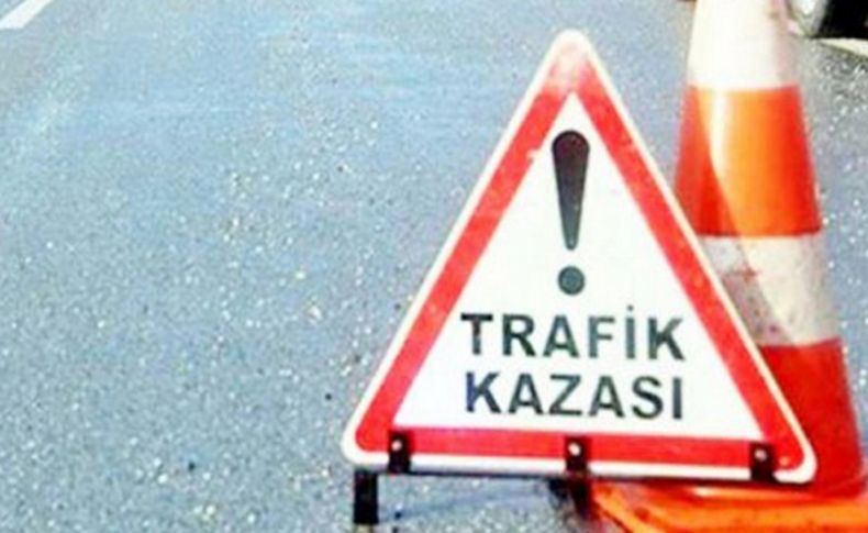 İzmir'de kamyona çarpan motosikletin sürücüsü öldü