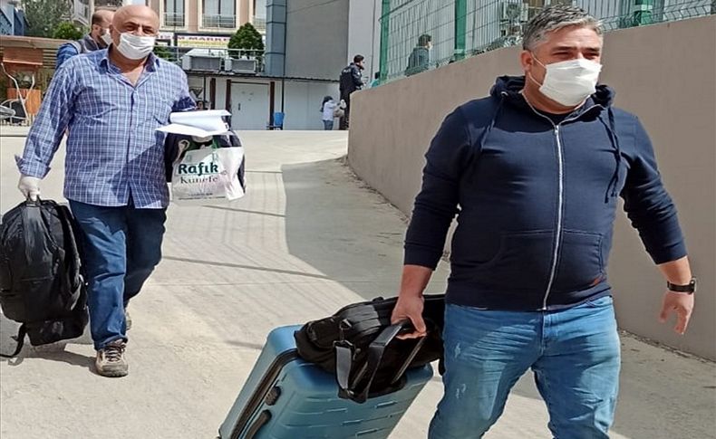İzmir'de karantina süreleri dolan 75 kişi evlerine gönderildi