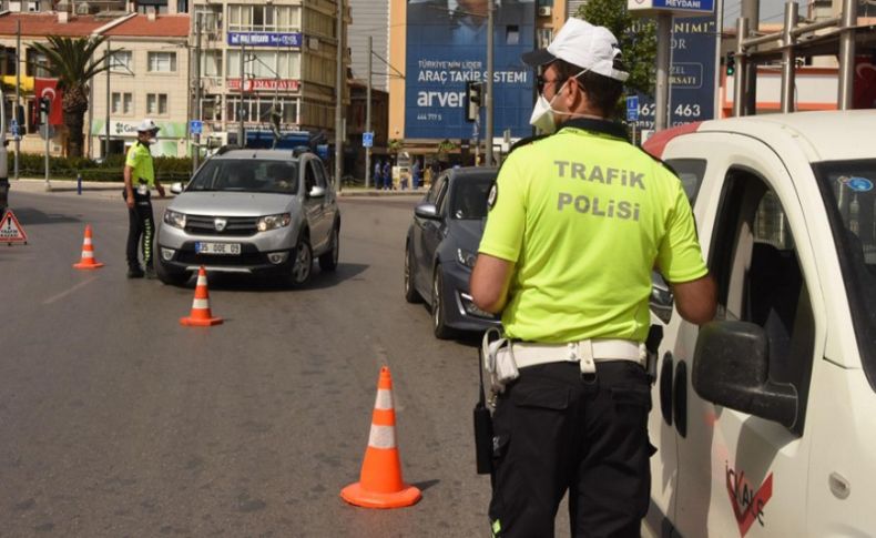 İzmir'de kısıtlamanın 2 gününde bin 116 kişiye para cezası