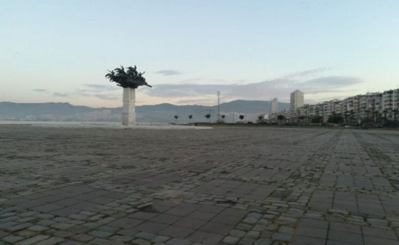 İzmir'de kısıtlamasının ilk gününde kenti sessizlik sardı