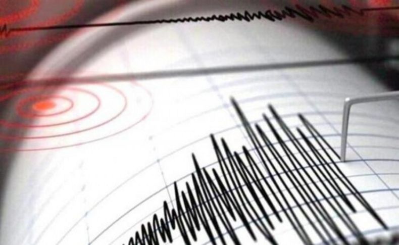İzmir'de peş peşe korkutan depremler