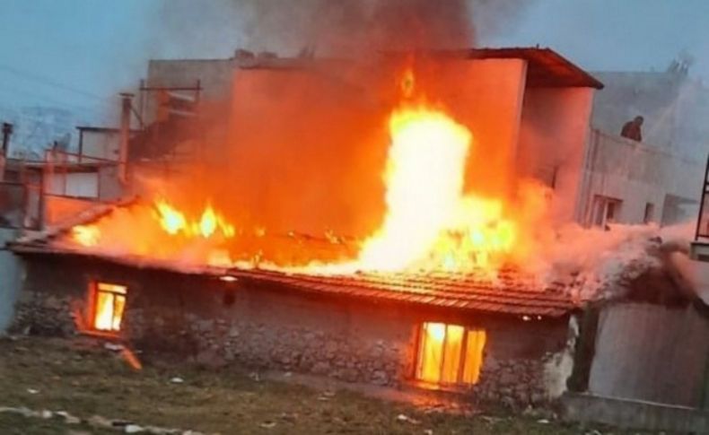 İzmir'de korkutan ev yangını