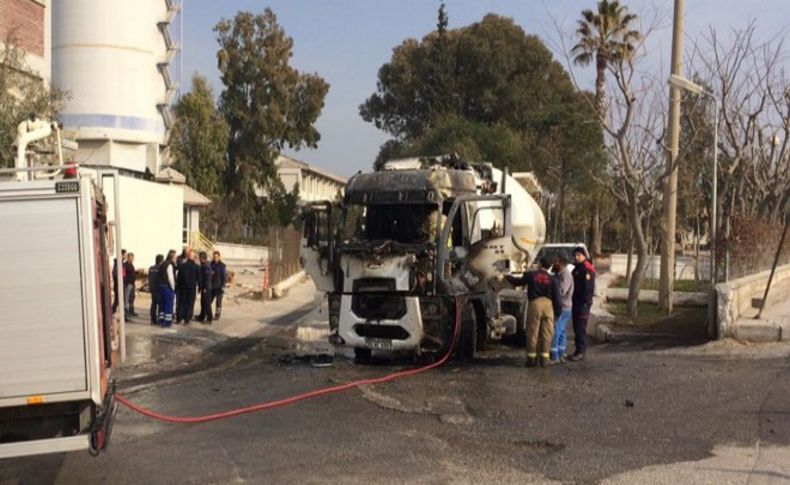 İzmir’de korkutan TIR yangını